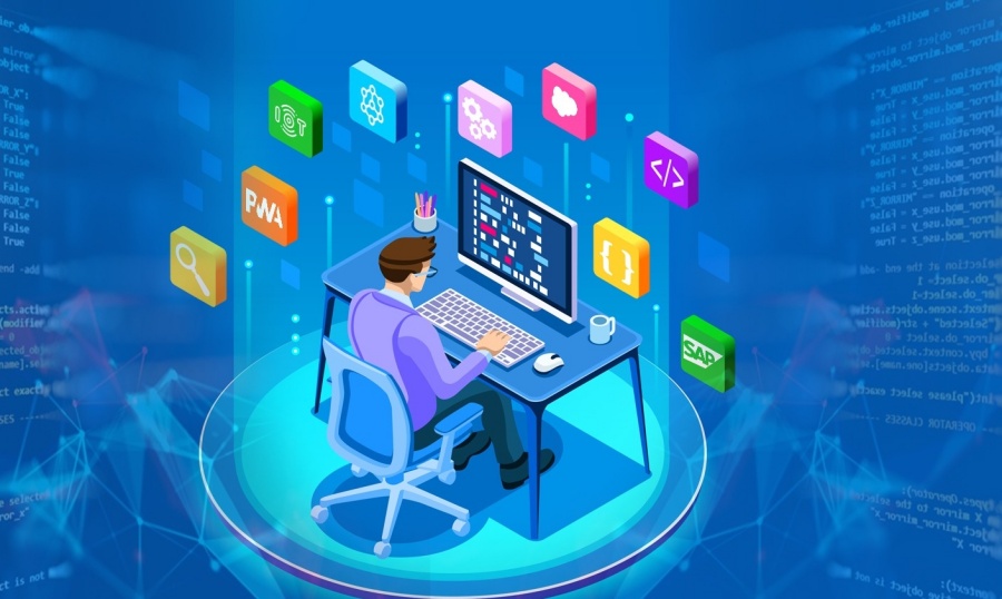 技術人員正在進行零代碼開發工作